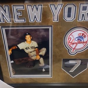 Autographed Mickey Mantle 8x10